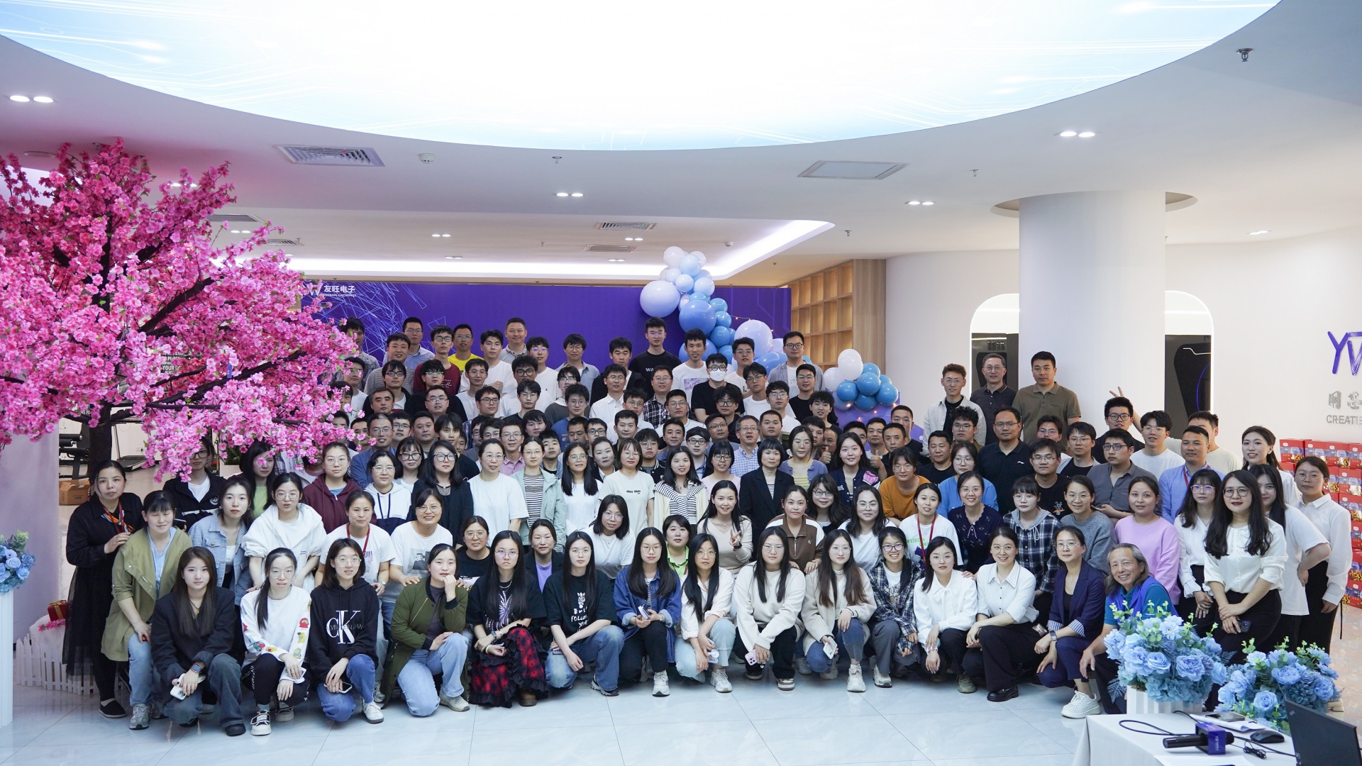 
                            跨越“三”海共聚，“十”終如一前行——友旺三十周年司慶