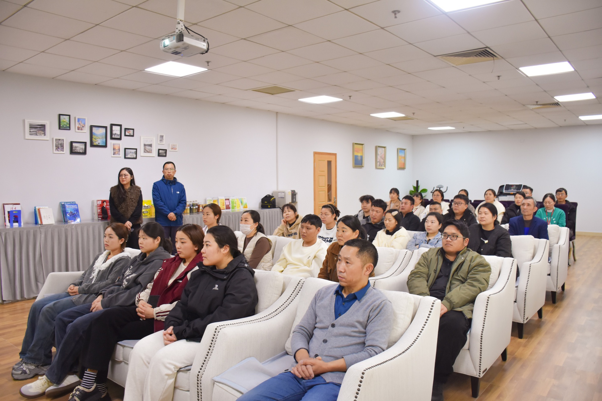 
                            以心筑家、悅享空間 我公司一線員工活動(dòng)室正式啟用